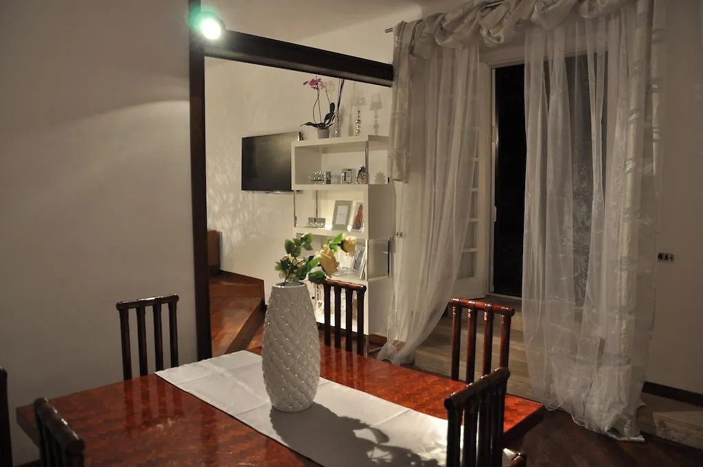 Silver House Apartment Rome Italy